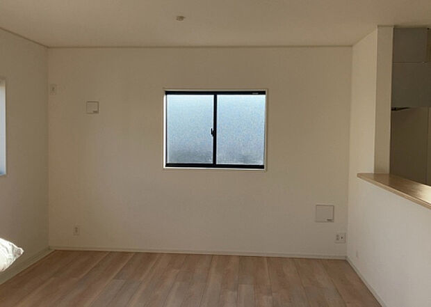 リビングの間取りの種類は大きくわけてリビングとダイニングが別になっているタイプ、リビングダイニング一体型です。どちらも一長一短ですので、家を選ぶ時はその両面をチェックして決めるようにしましょう。