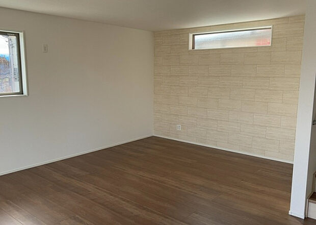 リビングの間取りの種類は大きくわけてリビングとダイニングが別になっているタイプ、リビングダイニング一体型です。どちらも一長一短ですので、家を選ぶ時はその両面をチェックして決めるようにしましょう。