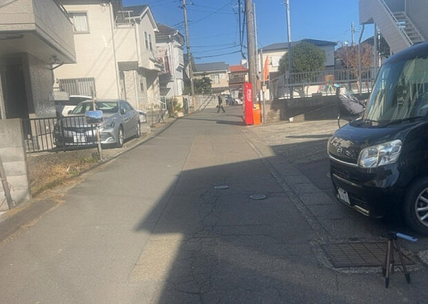 桜や紅葉の名所に出かける人は多いと思いますが、家にいながら季節の移ろいを感じる生活を送りませんか?リビングや窓から見える景色が生活を彩るワンポイントに!現地から見える景色を堪能してみては如何でしょう。