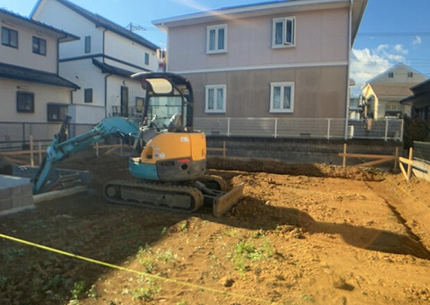 現地をご見学に行く際は、道路の幅や周辺の交通量、施設などをご確認頂くことをおすすめします!ある程度イメージをつけたいという場合は、同売主の施工事例や完成パースもお見せします。