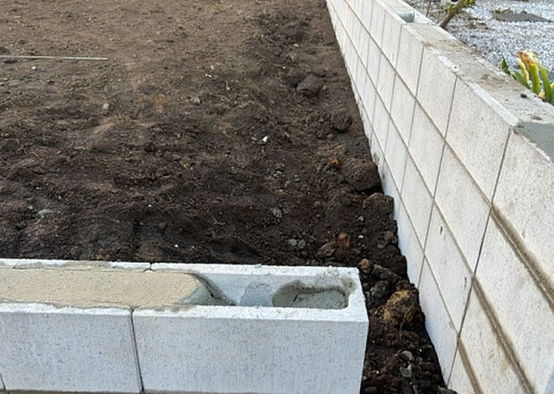 家族でのBBQを行うのであれば3坪程度の広さがあればよいでしょう。ガーデニングや家庭菜園を楽しむ際は、手入れが行き届く範囲にすると安心です。また、庭のある方角や接道が気になる方は事前に確認しましょう。