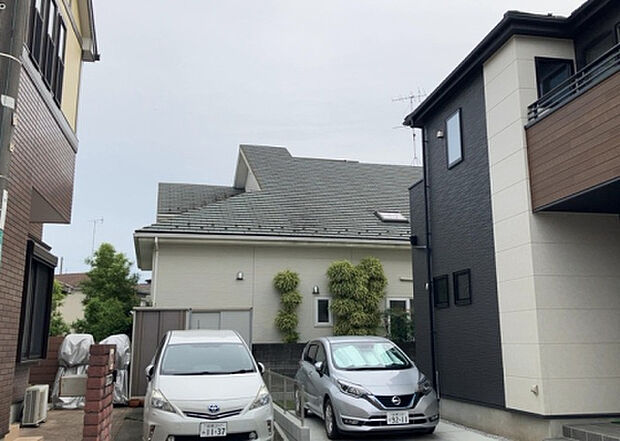 桜や紅葉の名所に出かける人は多いと思いますが、家にいながら季節の移ろいを感じる生活を送りませんか？リビングや窓から見える景色が生活を彩るワンポイントに！現地から見える景色を堪能してみては如何でしょう。