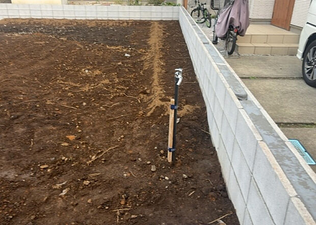 家族でのBBQを行うのであれば3坪程度の広さがあればよいでしょう。ガーデニングや家庭菜園を楽しむ際は、手入れが行き届く範囲にすると安心です。また、庭のある方角や接道が気になる方は事前に確認しましょう。