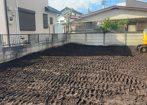 家族でのBBQを行うのであれば3坪程度の広さがあればよいでしょう。ガーデニングや家庭菜園を楽しむ際は、手入れが行き届く範囲にすると安心です。また、庭のある方角や接道が気になる方は事前に確認しましょう。