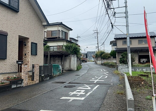 桜や紅葉の名所に出かける人は多いと思いますが、家にいながら季節の移ろいを感じる生活を送りませんか？リビングや窓から見える景色が生活を彩るワンポイントに！現地から見える景色を堪能してみては如何でしょう。