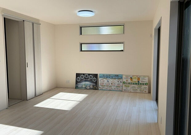 リビングの間取りの種類は大きくわけてリビングとダイニングが別になっているタイプ、リビングダイニング一体型です。どちらも一長一短ですので、家を選ぶ時はその両面をチェックして決めるようにしましょう。