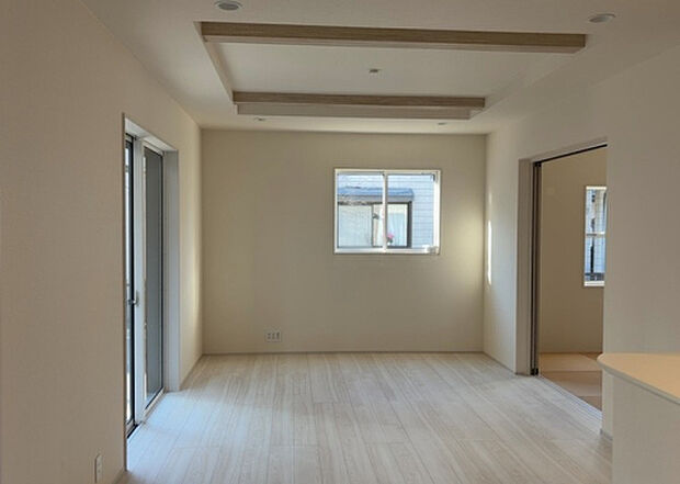 リビングの間取りの種類は大きくわけてリビングとダイニングが別になっているタイプ、リビングダイニング一体型です。どちらも一長一短ですので、家を選ぶ時はその両面をチェックして決めるようにしましょう。