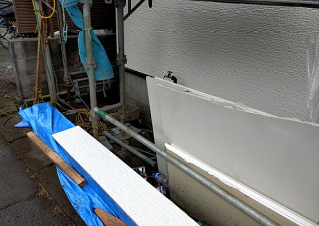 家族でのBBQを行うのであれば3坪程度の広さがあればよいでしょう。ガーデニングや家庭菜園を楽しむ際は、手入れが行き届く範囲にすると安心です。また、庭のある方角や接道が気になる方は事前に確認しましょう。