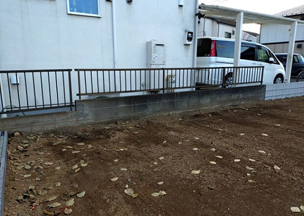 家族でのBBQを行うのであれば3坪程度の広さがあればよいでしょう。ガーデニングや家庭菜園を楽しむ際は、手入れが行き届く範囲にすると安心です。また、庭のある方角や接道が気になる方は事前に確認しましょう。