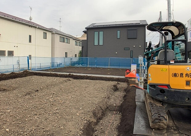 家族でのBBQを行うのであれば3坪程度の広さがあればよいでしょう。ガーデニングや家庭菜園を楽しむ際は、手入れが行き届く範囲にすると安心です。また、庭のある方角や接道が気になる方は事前に確認しましょう。