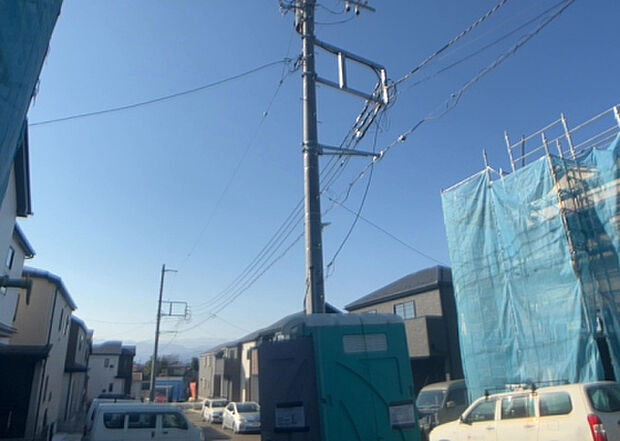 桜や紅葉の名所に出かける人は多いと思いますが、家にいながら季節の移ろいを感じる生活を送りませんか？リビングや窓から見える景色が生活を彩るワンポイントに！現地から見える景色を堪能してみては如何でしょう。