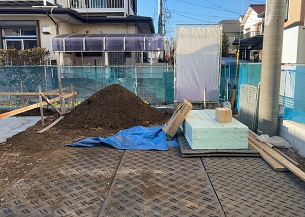 家族でのBBQを行うのであれば3坪程度の広さがあればよいでしょう。ガーデニングや家庭菜園を楽しむ際は、手入れが行き届く範囲にすると安心です。また、庭のある方角や接道が気になる方は事前に確認しましょう。