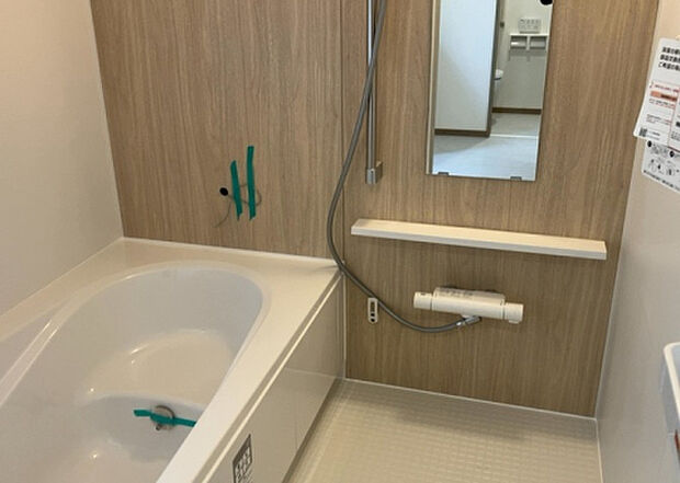 入浴時の快適さも大事なことですが、綺麗な状態を維持できなければ気持ちよく入浴できません。毎日の掃除が楽という点は大事なポイントになります!カビが生えにくく掃除がしやすい、壁や浴槽を選ぶといいでしょう。