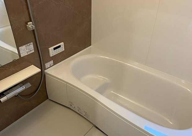 入浴時の快適さも大事なことですが、綺麗な状態を維持できなければ気持ちよく入浴できません。毎日の掃除が楽という点は大事なポイントになります!カビが生えにくく掃除がしやすい、壁や浴槽を選ぶといいでしょう。