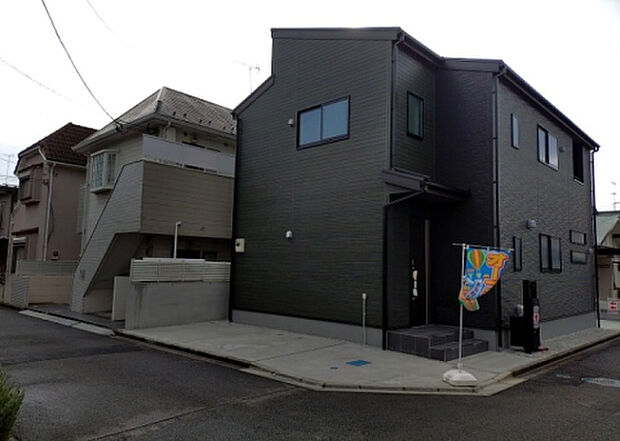 ついに完成致しました!現地をご見学に行く際は、道路の幅や周辺の交通量、施設などをご確認頂くことをおすすめします!物件の流れが早いため、内見をしたい方はお早めに当社営業までお問い合わせ頂きご予約下さい!