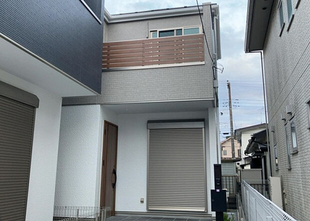 ついに完成致しました!現地をご見学に行く際は、道路の幅や周辺の交通量、施設などをご確認頂くことをおすすめします!物件の流れが早いため、内見をしたい方はお早めに当社営業までお問い合わせ頂きご予約下さい!