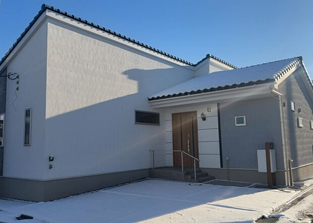 ついに完成致しました!現地をご見学に行く際は、道路の幅や周辺の交通量、施設などをご確認頂くことをおすすめします!物件の流れが早いため、内見をしたい方はお早めに当社営業までお問い合わせ頂きご予約下さい!