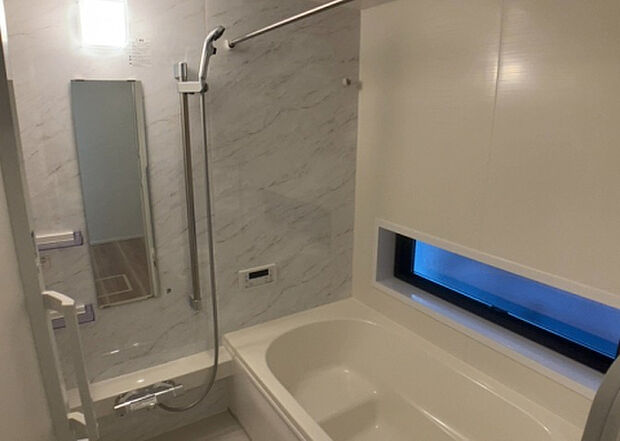 入浴時の快適さも大事なことですが、綺麗な状態を維持できなければ気持ちよく入浴できません。毎日の掃除が楽という点は大事なポイントになります!カビが生えにくく掃除がしやすい、壁や浴槽を選ぶといいでしょう。