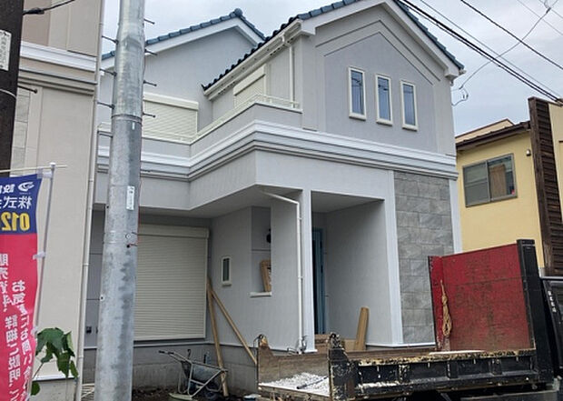 ついに完成致しました!現地をご見学に行く際は、道路の幅や周辺の交通量、施設などをご確認頂くことをおすすめします!物件の流れが早いため、内見をしたい方はお早めに当社営業までお問い合わせ頂きご予約下さい!