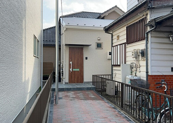 ついに完成致しました！現地をご見学に行く際は、道路の幅や周辺の交通量、施設などをご確認頂くことをおすすめします！物件の流れが早いため、内見をしたい方はお早めに当社営業までお問い合わせ頂きご予約下さい！