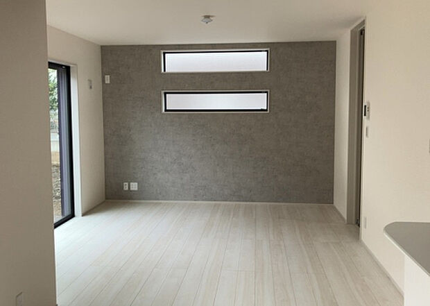 リビングの間取りの種類は大きくわけてリビングとダイニングが別になっているタイプ、リビングダイニング一体型です。どちらも一長一短ですので、家を選ぶ時はその両面をチェックして決めるようにしましょう。