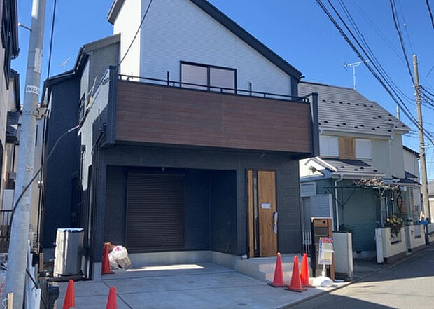 ついに完成致しました!現地をご見学に行く際は、道路の幅や周辺の交通量、施設などをご確認頂くことをおすすめします!物件の流れが早いため、内見をしたい方はお早めに当社営業までお問い合わせ頂きご予約下さい!