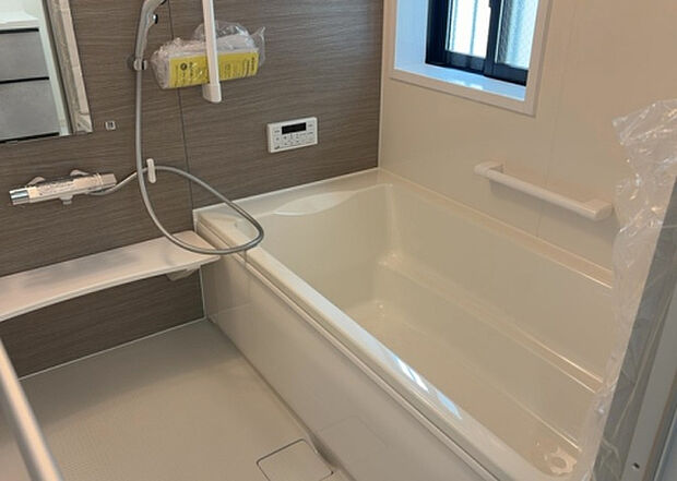 入浴時の快適さも大事なことですが、綺麗な状態を維持できなければ気持ちよく入浴できません。毎日の掃除が楽という点は大事なポイントになります!カビが生えにくく掃除がしやすい、壁や浴槽を選ぶといいでしょう。