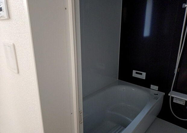 入浴時の快適さも大事なことですが、綺麗な状態を維持できなければ気持ちよく入浴できません。毎日の掃除が楽という点は大事なポイントになります!カビが生えにくく掃除がしやすい、壁や浴槽を選ぶといいでしょう。