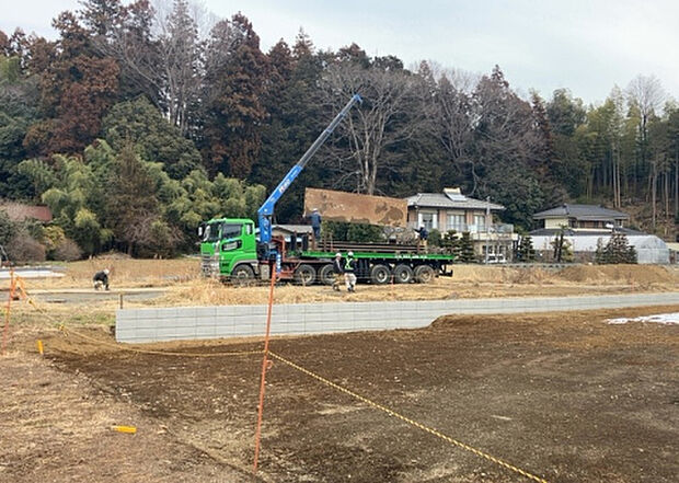桜や紅葉の名所に出かける人は多いと思いますが、家にいながら季節の移ろいを感じる生活を送りませんか?リビングや窓から見える景色が生活を彩るワンポイントに!現地から見える景色を堪能してみては如何でしょう。