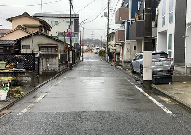 桜や紅葉の名所に出かける人は多いと思いますが、家にいながら季節の移ろいを感じる生活を送りませんか?リビングや窓から見える景色が生活を彩るワンポイントに!現地から見える景色を堪能してみては如何でしょう。