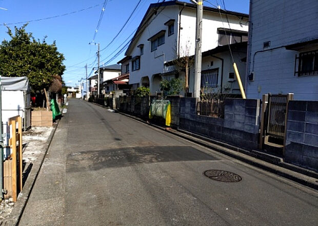 桜や紅葉の名所に出かける人は多いと思いますが、家にいながら季節の移ろいを感じる生活を送りませんか？リビングや窓から見える景色が生活を彩るワンポイントに！現地から見える景色を堪能してみては如何でしょう。