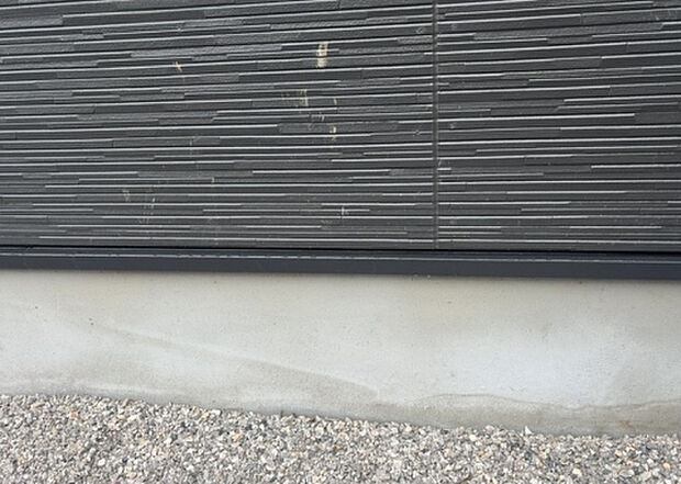 木造住宅とは土台、壁、柱など建築物の強度を支える構造体の材に木が使用されている構造を指します。構造体は建物の自重を支えるだけではなく風圧や水圧、積裁荷重などあらゆる衝撃に耐えるための基礎です。