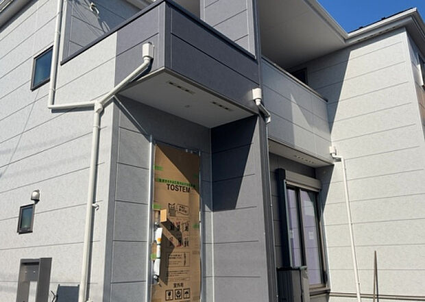 ついに完成致しました!現地をご見学に行く際は、道路の幅や周辺の交通量、施設などをご確認頂くことをおすすめします!物件の流れが早いため、内見をしたい方はお早めに当社営業までお問い合わせ頂きご予約下さい!