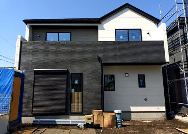 現地をご見学に行く際は、道路の幅や周辺の交通量、施設などをご確認頂くことをおすすめします！ある程度イメージをつけたいという場合は、同売主の施工事例や完成パースもお見せします。