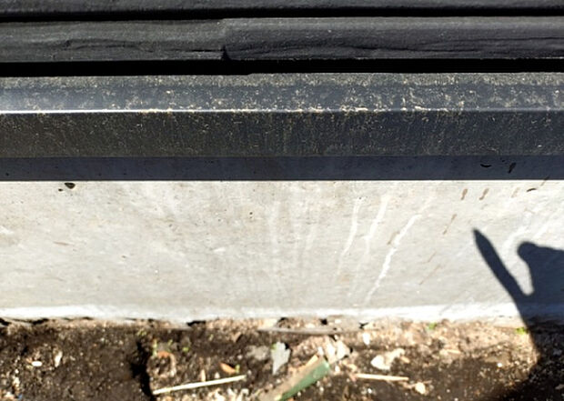 木造住宅とは土台、壁、柱など建築物の強度を支える構造体の材に木が使用されている構造を指します。構造体は建物の自重を支えるだけではなく風圧や水圧、積裁荷重などあらゆる衝撃に耐えるための基礎です。