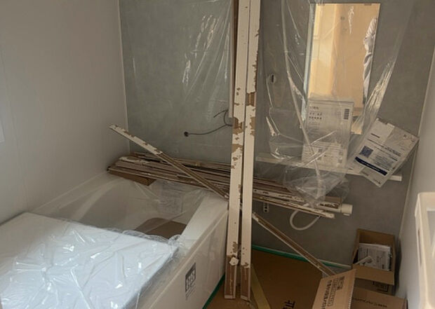 入浴時の快適さも大事なことですが、綺麗な状態を維持できなければ気持ちよく入浴できません。毎日の掃除が楽という点は大事なポイントになります!カビが生えにくく掃除がしやすい、壁や浴槽を選ぶといいでしょう。