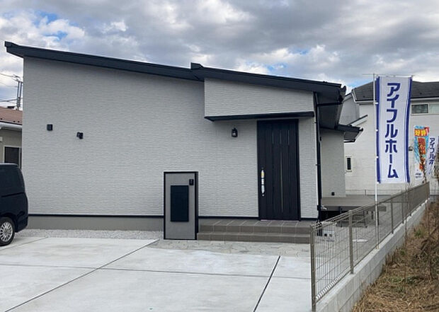 ついに完成致しました!現地をご見学に行く際は、道路の幅や周辺の交通量、施設などをご確認頂くことをおすすめします!物件の流れが早いため、内見をしたい方はお早めに当社営業までお問い合わせ頂きご予約下さい!