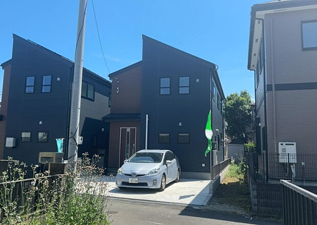 ついに完成致しました！現地をご見学に行く際は、道路の幅や周辺の交通量、施設などをご確認頂くことをおすすめします！物件の流れが早いため、内見をしたい方はお早めに当社営業までお問い合わせ頂きご予約下さい！