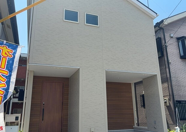 ついに完成致しました!現地をご見学に行く際は、道路の幅や周辺の交通量、施設などをご確認頂くことをおすすめします!物件の流れが早いため、内見をしたい方はお早めに当社営業までお問い合わせ頂きご予約下さい!