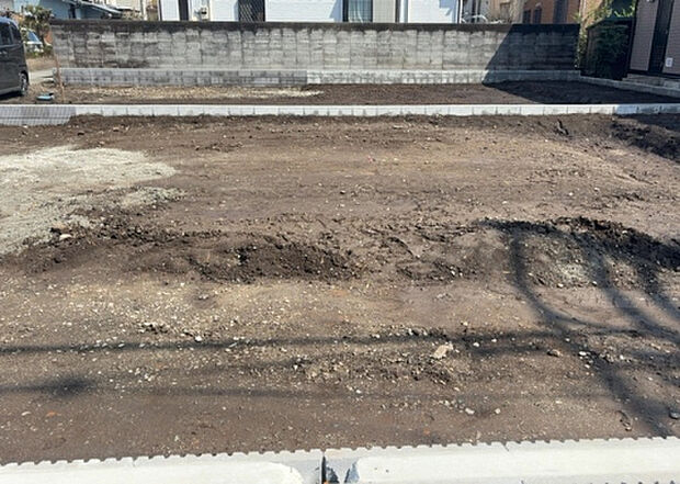 木造住宅とは土台、壁、柱など建築物の強度を支える構造体の材に木が使用されている構造を指します。構造体は建物の自重を支えるだけではなく風圧や水圧、積裁荷重などあらゆる衝撃に耐えるための基礎です。