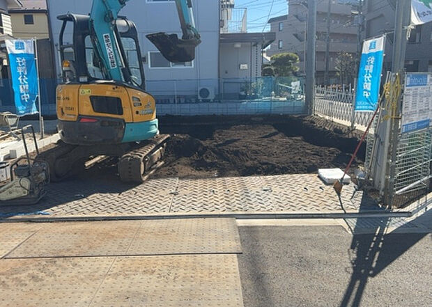 現地をご見学に行く際は、道路の幅や周辺の交通量、施設などをご確認頂くことをおすすめします!ある程度イメージをつけたいという場合は、同売主の施工事例や完成パースもお見せします。