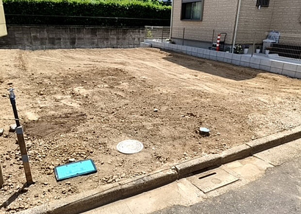 家族でのBBQを行うのであれば3坪程度の広さがあればよいでしょう。ガーデニングや家庭菜園を楽しむ際は、手入れが行き届く範囲にすると安心です。また、庭のある方角や接道が気になる方は事前に確認しましょう。