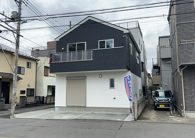 ついに完成致しました！現地をご見学に行く際は、道路の幅や周辺の交通量、施設などをご確認頂くことをおすすめします！物件の流れが早いため、内見をしたい方はお早めに当社営業までお問い合わせ頂きご予約下さい！