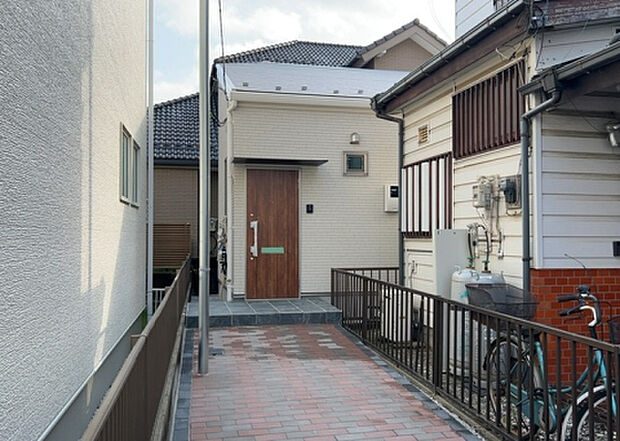 ついに完成致しました！現地をご見学に行く際は、道路の幅や周辺の交通量、施設などをご確認頂くことをおすすめします！物件の流れが早いため、内見をしたい方はお早めに当社営業までお問い合わせ頂きご予約下さい！