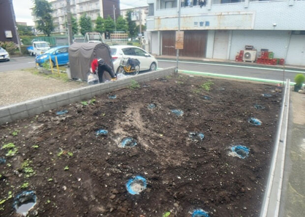 木造住宅とは土台、壁、柱など建築物の強度を支える構造体の材に木が使用されている構造を指します。構造体は建物の自重を支えるだけではなく風圧や水圧、積裁荷重などあらゆる衝撃に耐えるための基礎です。