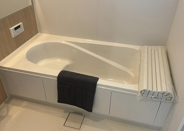 入浴時の快適さも大事なことですが、綺麗な状態を維持できなければ気持ちよく入浴できません。毎日の掃除が楽という点は大事なポイントになります!カビが生えにくく掃除がしやすい、壁や浴槽を選ぶといいでしょう。