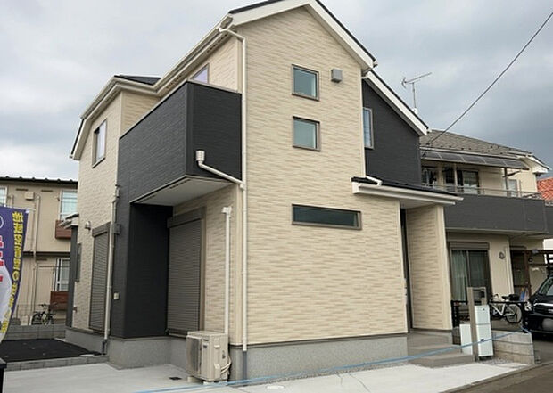 ついに完成致しました!現地をご見学に行く際は、道路の幅や周辺の交通量、施設などをご確認頂くことをおすすめします!物件の流れが早いため、内見をしたい方はお早めに当社営業までお問い合わせ頂きご予約下さい!