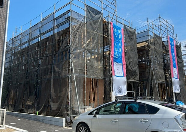 ついに完成致しました!現地をご見学に行く際は、道路の幅や周辺の交通量、施設などをご確認頂くことをおすすめします!物件の流れが早いため、内見をしたい方はお早めに当社営業までお問い合わせ頂きご予約下さい!