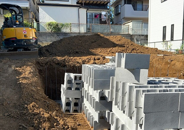 ついに完成致しました!現地をご見学に行く際は、道路の幅や周辺の交通量、施設などをご確認頂くことをおすすめします!物件の流れが早いため、内見をしたい方はお早めに当社営業までお問い合わせ頂きご予約下さい!