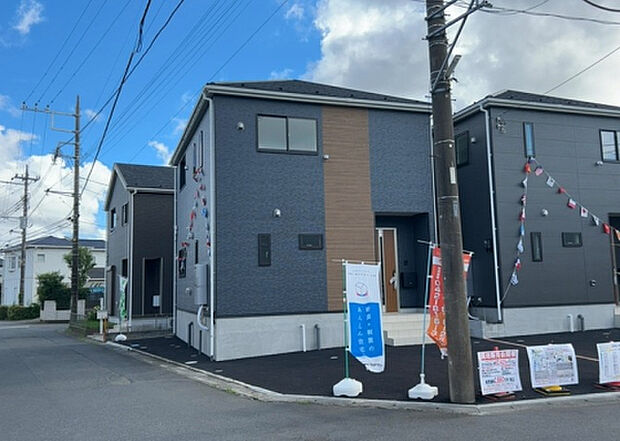 ついに完成致しました!現地をご見学に行く際は、道路の幅や周辺の交通量、施設などをご確認頂くことをおすすめします!物件の流れが早いため、内見をしたい方はお早めに当社営業までお問い合わせ頂きご予約下さい!